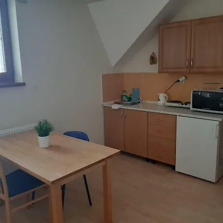 V Zatáčce 3*