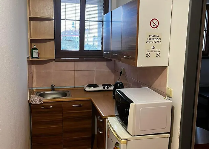 V Zatacce בית הארחה 3*